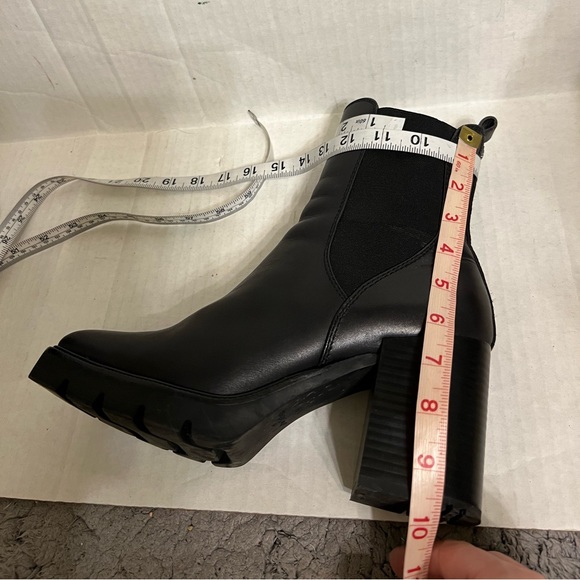 Sam Edelman Rollins Boots / Black Chelsea Boots - Picture 6 of 16